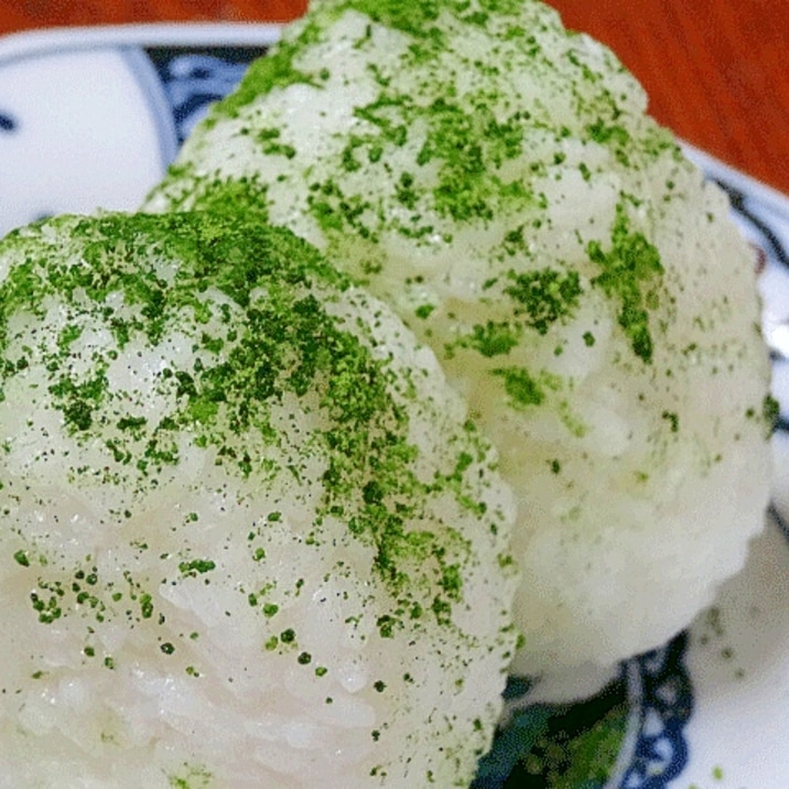 京都三山の風情 宇治抹茶塩おむすび レシピ 作り方 By Startrek 楽天レシピ 京都三山の風情 宇治抹茶塩おむすび レシピ 作り方 By Startrek 楽天レシピ